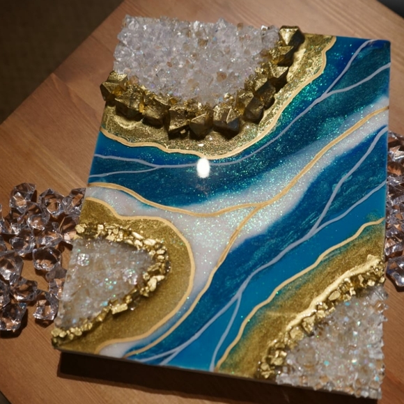 **Sold** Wall Art - Geode art piece (Resin) - Picture 4 of 6